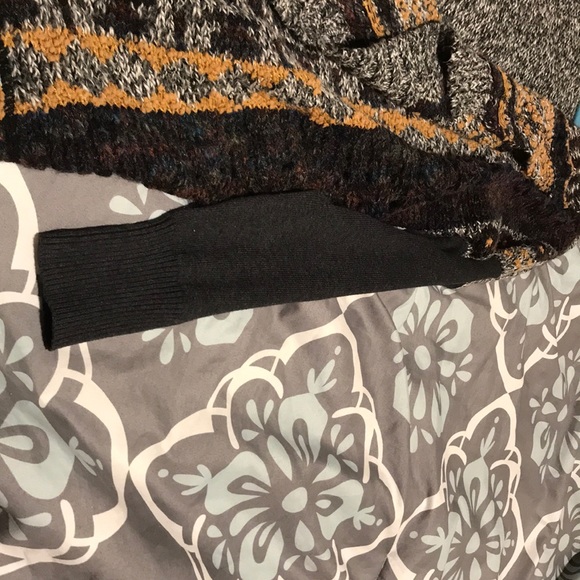 Cardigan - Picture 3 of 4